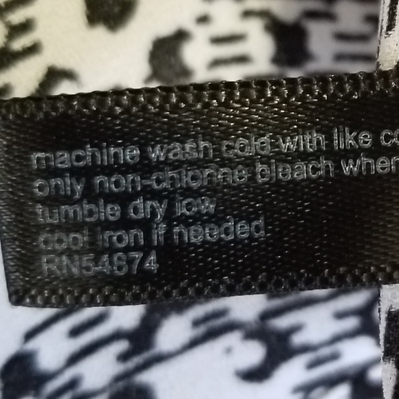 Long Sleeve, Full button Front, Blouse - Picture 6 of 6